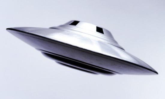 Soucoupe volante : des extraterrestres pacifistes atterrissent sur